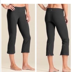 Athleta XS Capri legging Crop Pants split leg